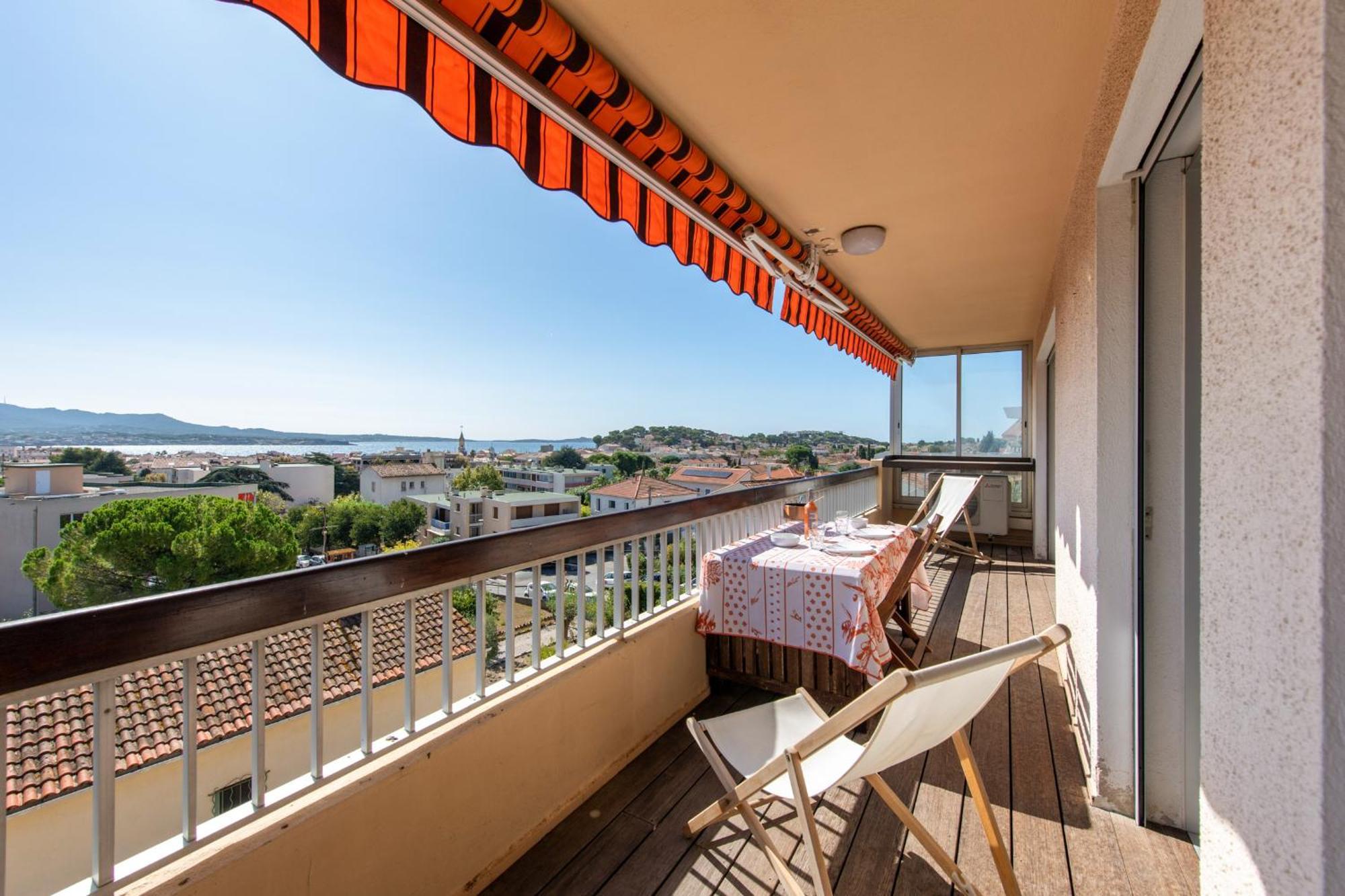 Le Cadet - Vue Panoramique Ville Et Baie De Sanary Sur Mer, Parking & Terrasse - 2 A 4 Pers Εξωτερικό φωτογραφία